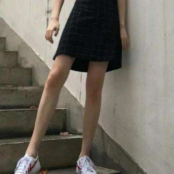 违停被贴不干胶 车主称方式太粗暴